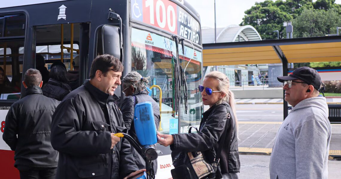 Los aumentos de junio que empiezan este lunes: colectivos, trenes, tarifas, prepagas y colegiosEl boleto de colectivo en CABA subirá desde hoy 4,6% y el de tren 12,9%. El mínimo en la Provincia de Buenos Aires pasará los 1.000 pesos. A mitad de mes subirán también las líneas “nacionales” que circulan en el AMBA. El gobierno, vía subsidios, busca moderar la inflaciónPor Lucrecia Eterovich