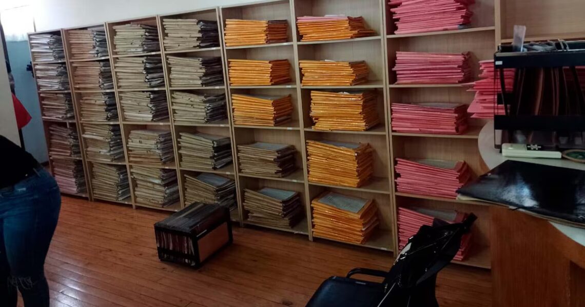 Condenaron a los jefes de la red de abogados caranchos que estafaba aseguradoras: uno había sido policía 15 añosSe trata de Walter Damián Lobo y Jorge Luis Messina, quienes no accedieron a un juicio abreviado y fueron a debate oral. La banda se hacía pasar por falsas víctimas para reclamarle plata a las compañías
