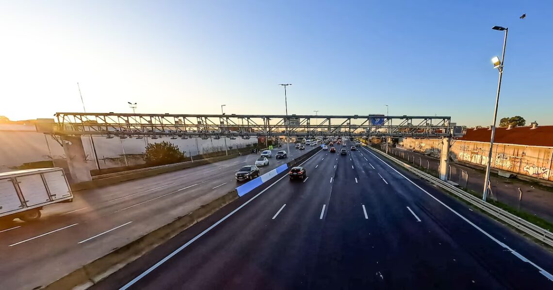 Adiós a las cabinas: eliminaron las barreras en otra autopista porteña y se extiende el pago con TelepaseLa Ciudad de Buenos Aires implementó el cobro automático tras retirar las antiguas cabinas en la autopista Dellepiane