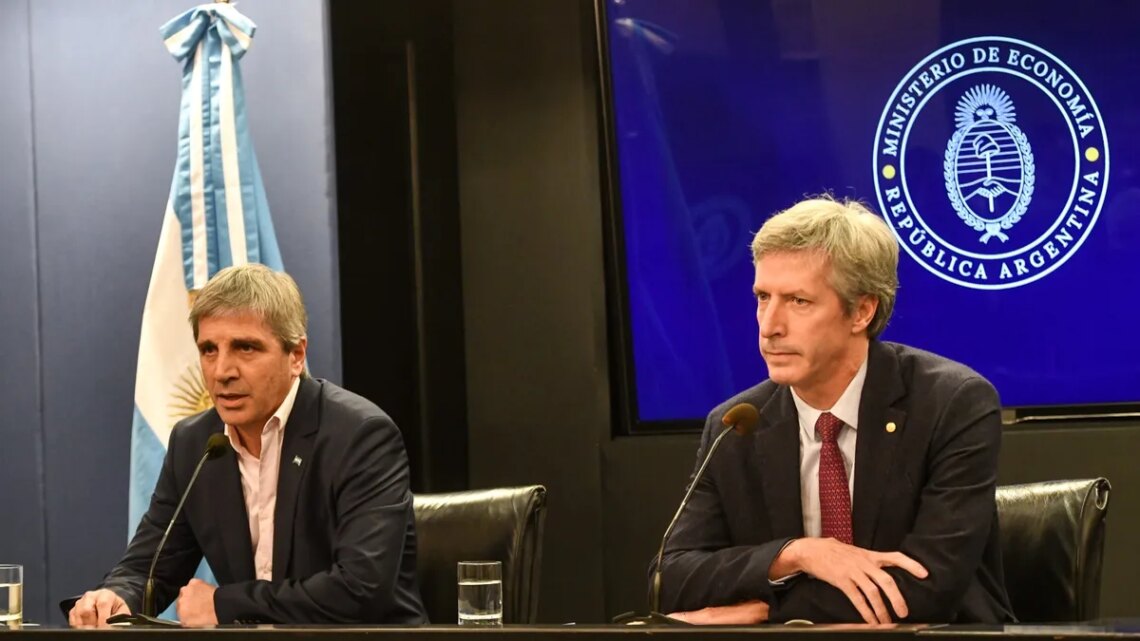 Economía le canjeó bonos al Banco Central y busca despejar el escenario para la licitación de fin de mes