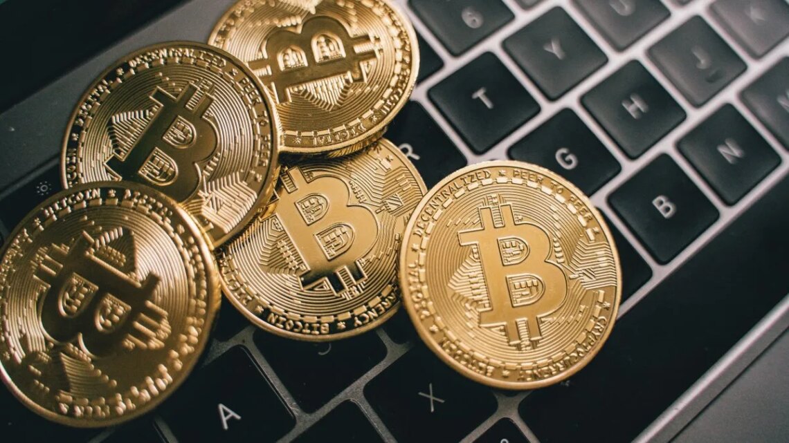 Bitcoin se hunde por debajo de los u$s65.000 a la espera de la decisión de la Fed