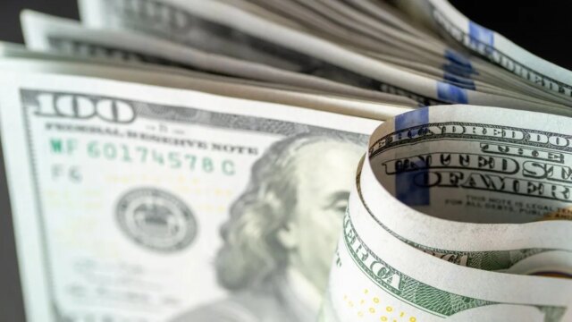 El dólar blue aceleró suba y ya acumula un salto de $55 en junio