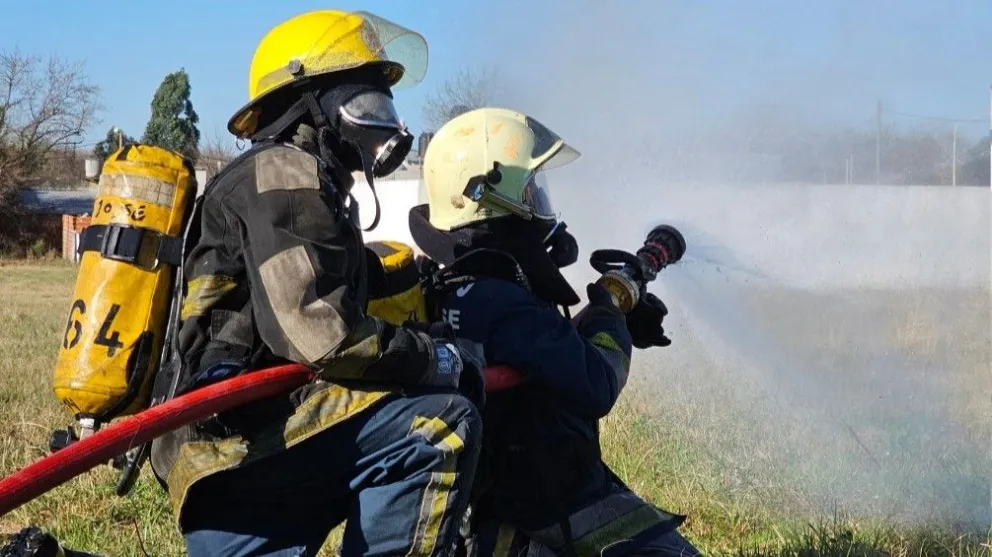 Aprueban que el Gobierno termine los trámites para que 85 bomberos voluntarios tengan cobertura en salud