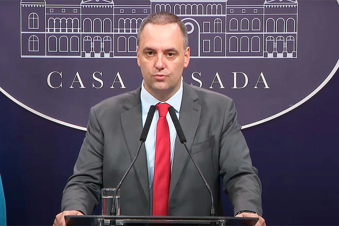 El Gobierno descarta una “salida elegante” de Adorni