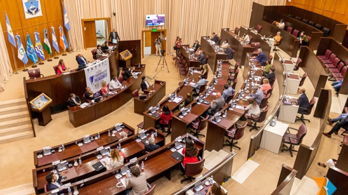 Cruces entre provincias para reactivar el Parlamento Patagónico en plena tensión por zona fría